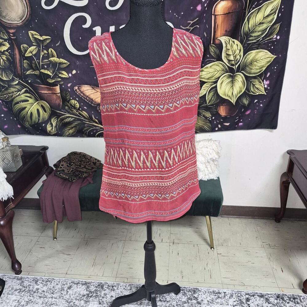 Red pink geometric patterned